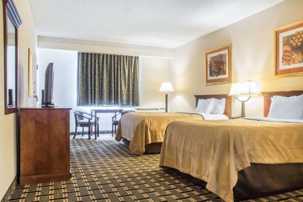 Quality Inn & Suites Palm Island Indoor Waterpark image 9